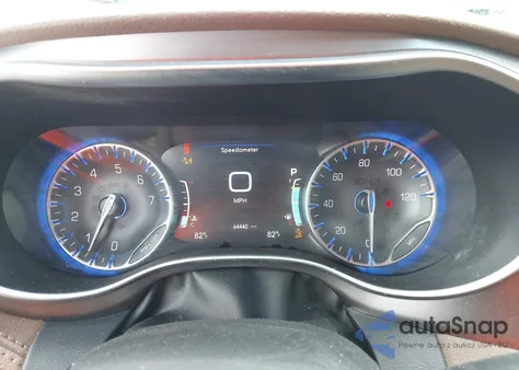 2017 Chrysler Pacifica Limited z USA, uszkodzony, nr VIN 2C4RC1GG9HR633217